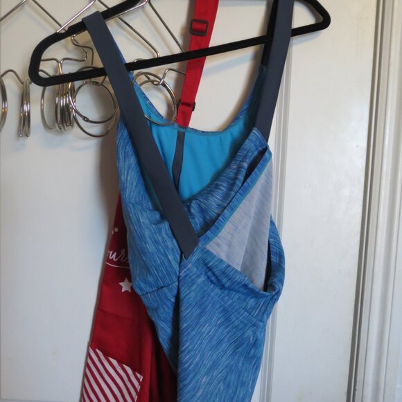 Woman's Nike 3XL Blue/Gray Racer Back Tankini top - Picture 2 of 4